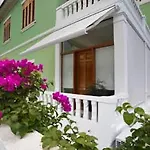 La Casa *