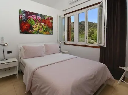 La Casa *